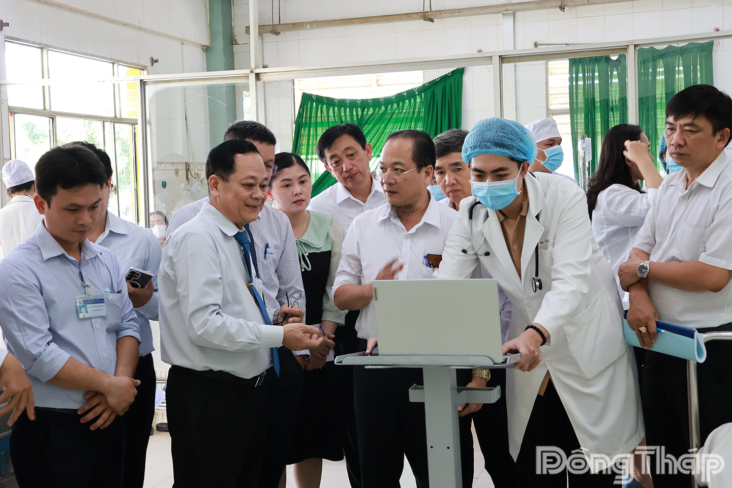 Hội đồng thẩm định khảo sát, kiểm tra thực tế đối với Hồ sơ Bệnh án điện tử của Bệnh viện Đa khoa Khu vực Tháp Mười