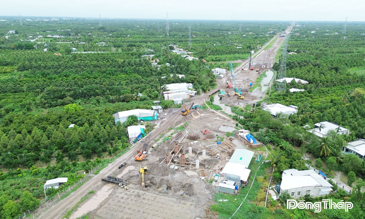 Với sự nỗ lực và quyết tâm cao của chủ đầu tư, nhà thầu thi công, tư vấn giám sát, đến nay, khối lượng thực hiện dự án đạt khoảng 48%.