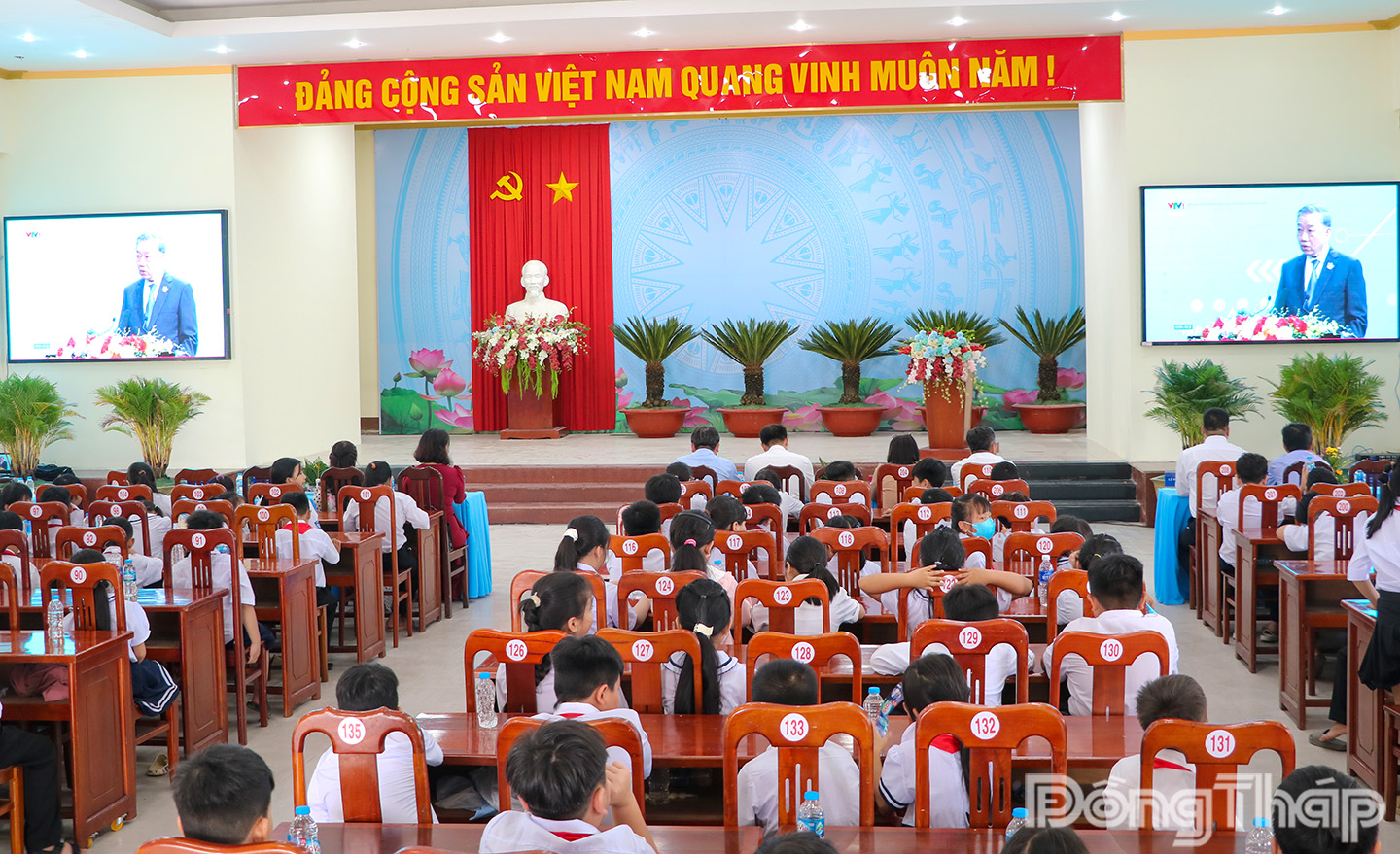 Đại biểu; cán bộ, giáo viên, học sinh Trường Tiểu học Thanh Mỹ tham dự Lễ kỷ niệm 80 năm thành lập Bộ Quốc gia Giáo dục (nay là Bộ Giáo dục và Đào tạo) kết hợp với khai giảng năm học mới 2025 - 2026.