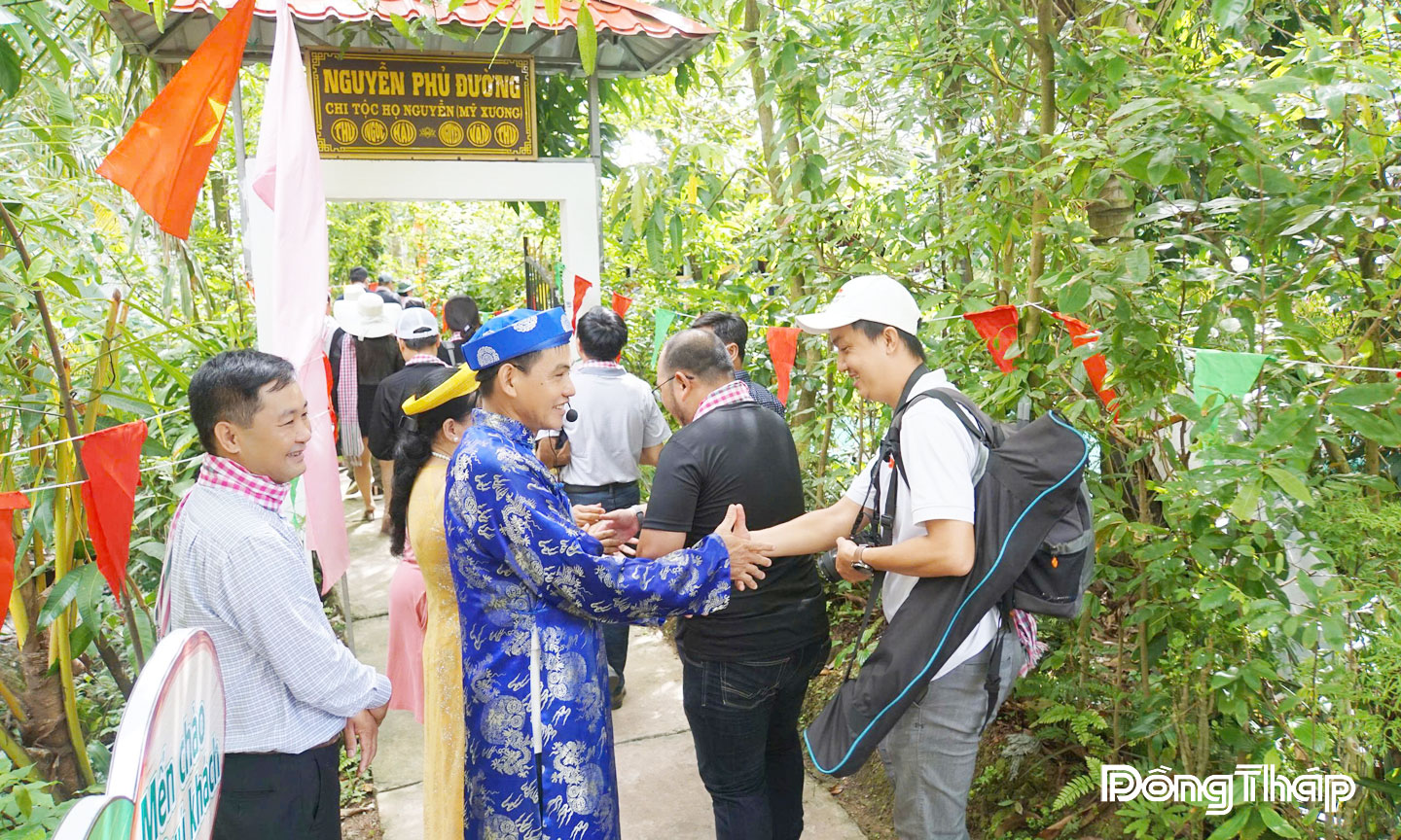 Phủ thờ Thư Ngọc Hầu - Nguyễn Văn Thư là 1 trong 4 điểm đến của tour du lịch Làng Mỹ Xương thuộc địa bàn xã Mỹ Thọ, tỉnh Đồng Tháp.