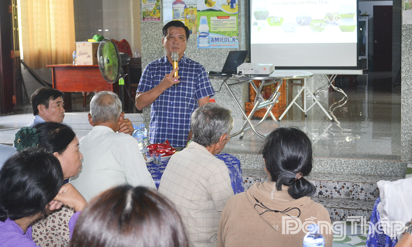 Đồng chí Lê Chí Thiện, Phó Giám đốc Sở NN&MT tỉnh phát biểu tại buổi hội thảo.