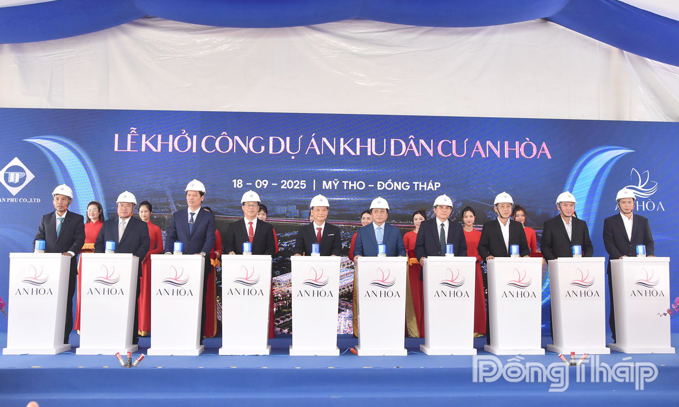 Nghi thức khởi công dự án.