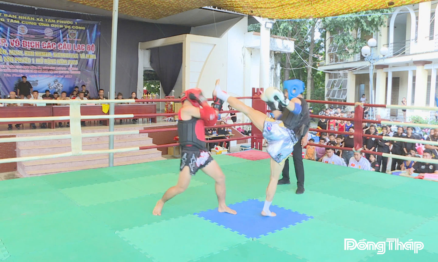 Các vận động viên thi đấu tại Giải Vô địch các Câu lạc bộ Võ cổ truyền, Boxing, Muay, MMA, Kun Khmer ở xã Tân Phước 1 mở rộng năm 2025.