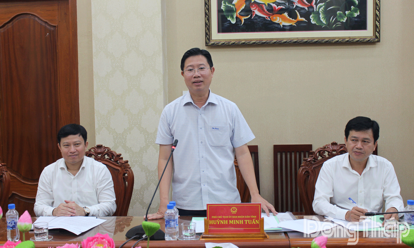 Phó Chủ tịch UBND tỉnh Huỳnh Minh Tuấn phát biểu. 