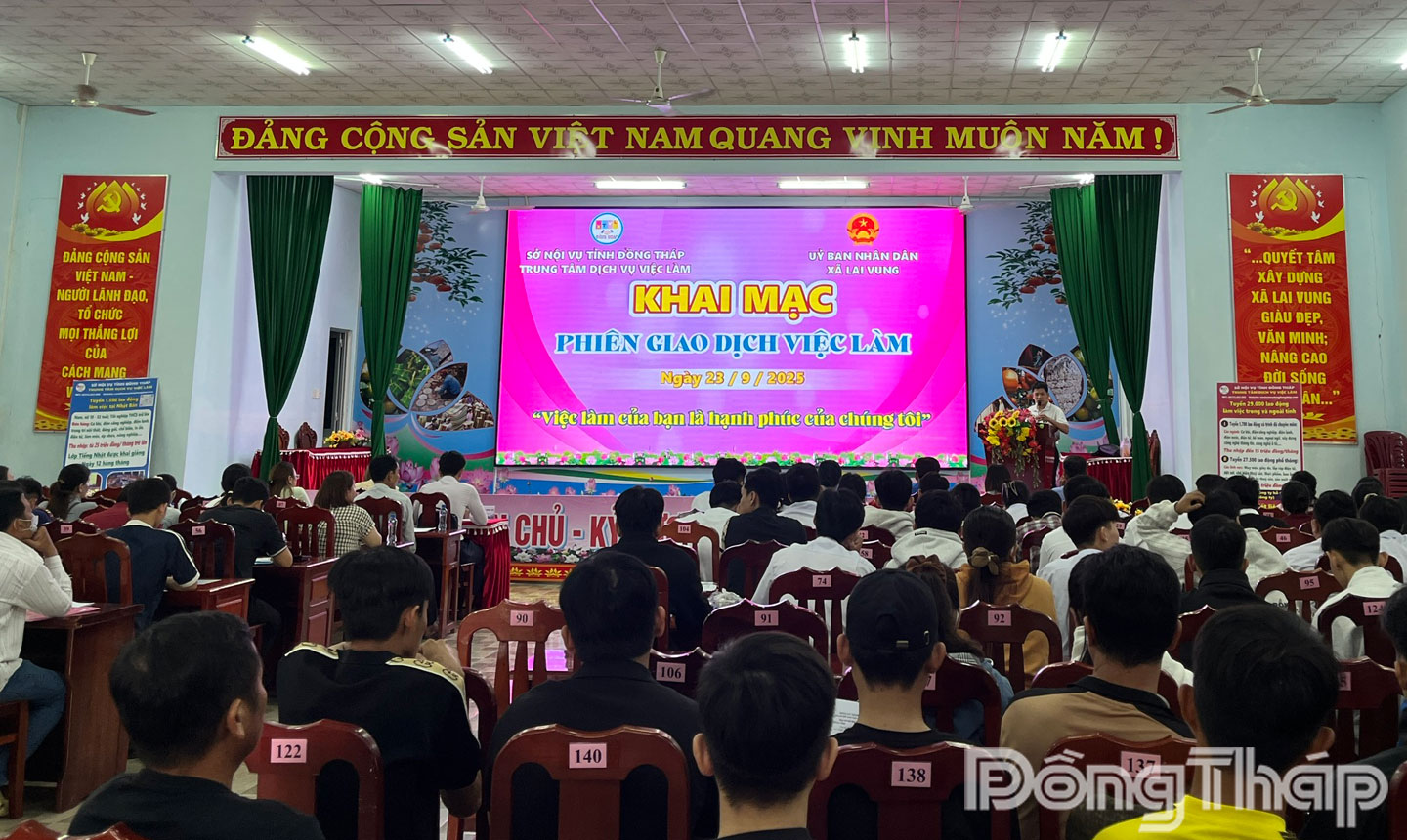 Quang cảnh chương trình.