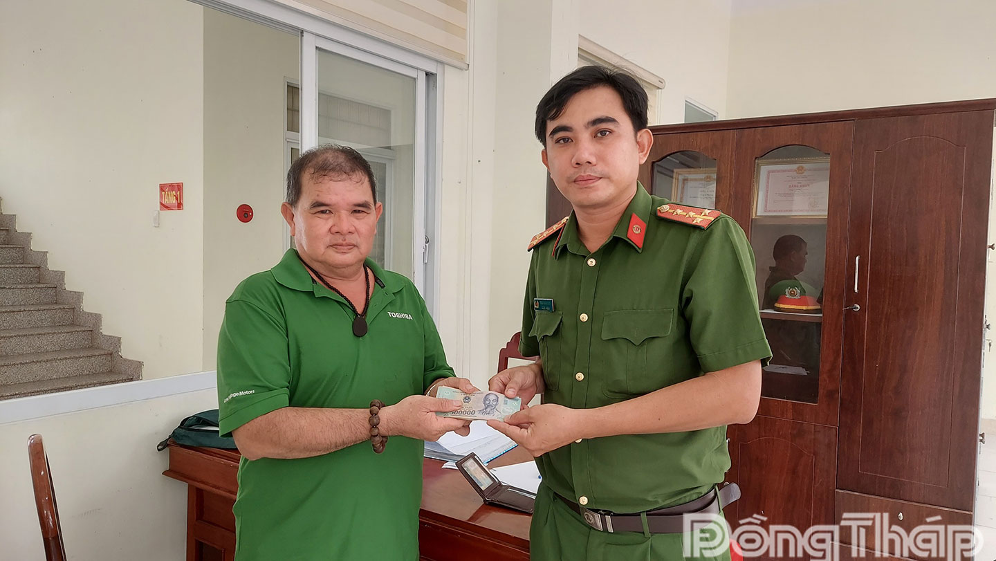 Tài sản được trao trả nagy sau đó.