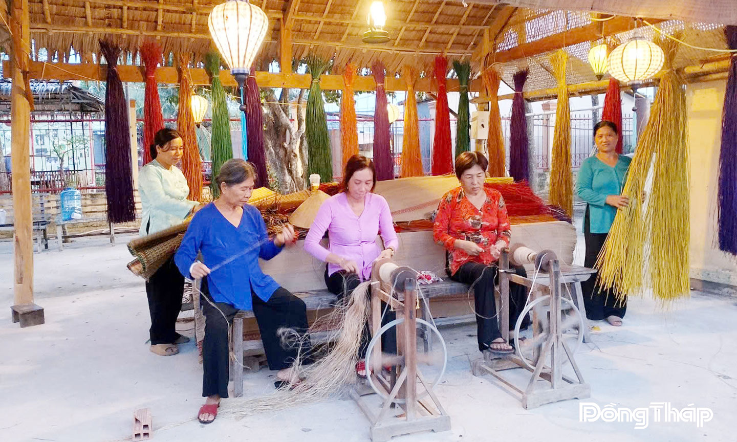 Làng chiếu Định Yên, điểm đến hấp dẫn du khách.