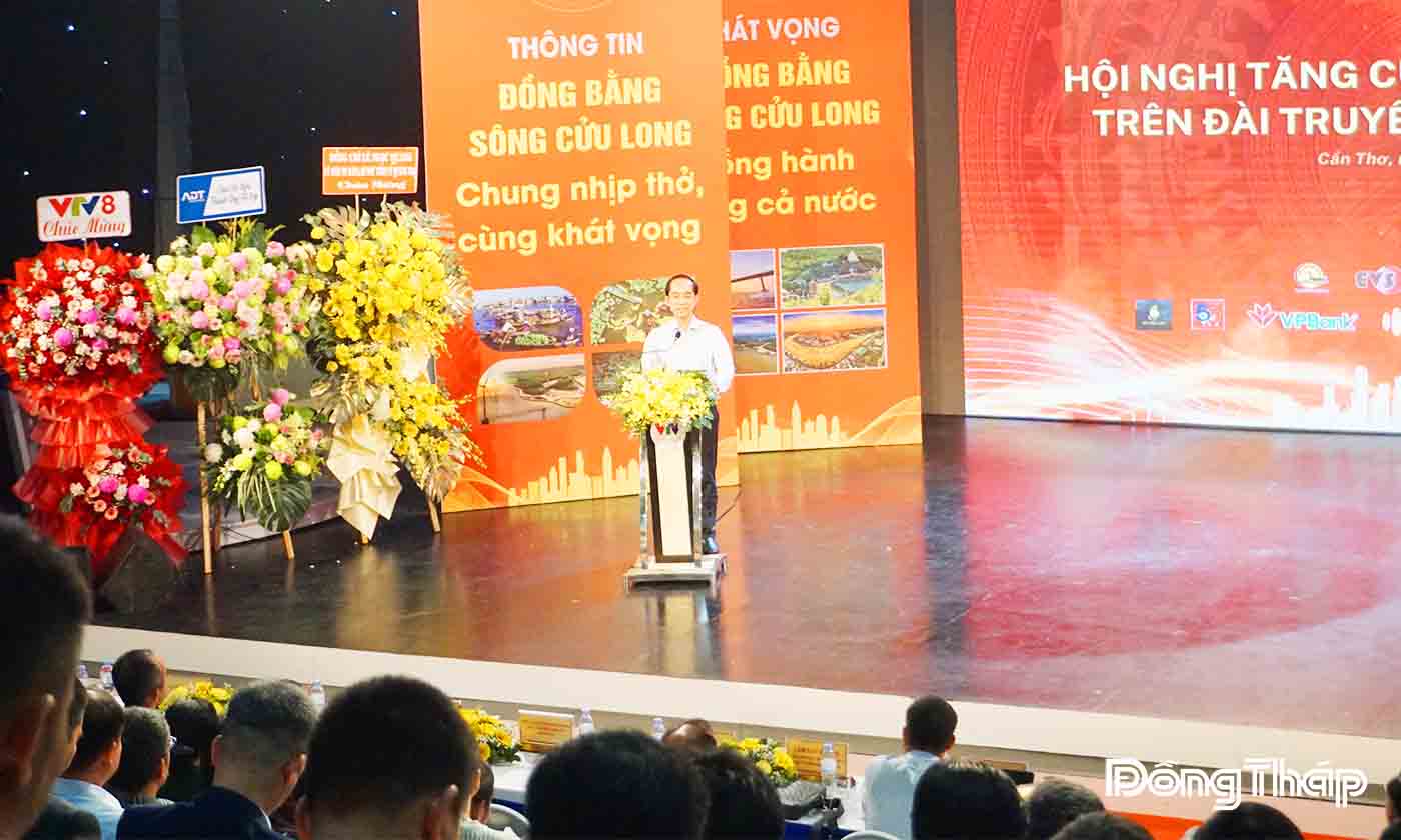 Các đại biểu tham luận tại Hội nghị “Tăng cường thông tin Đồng bằng sông Cửu Long trên sóng Đài Truyền hình Việt Nam”.