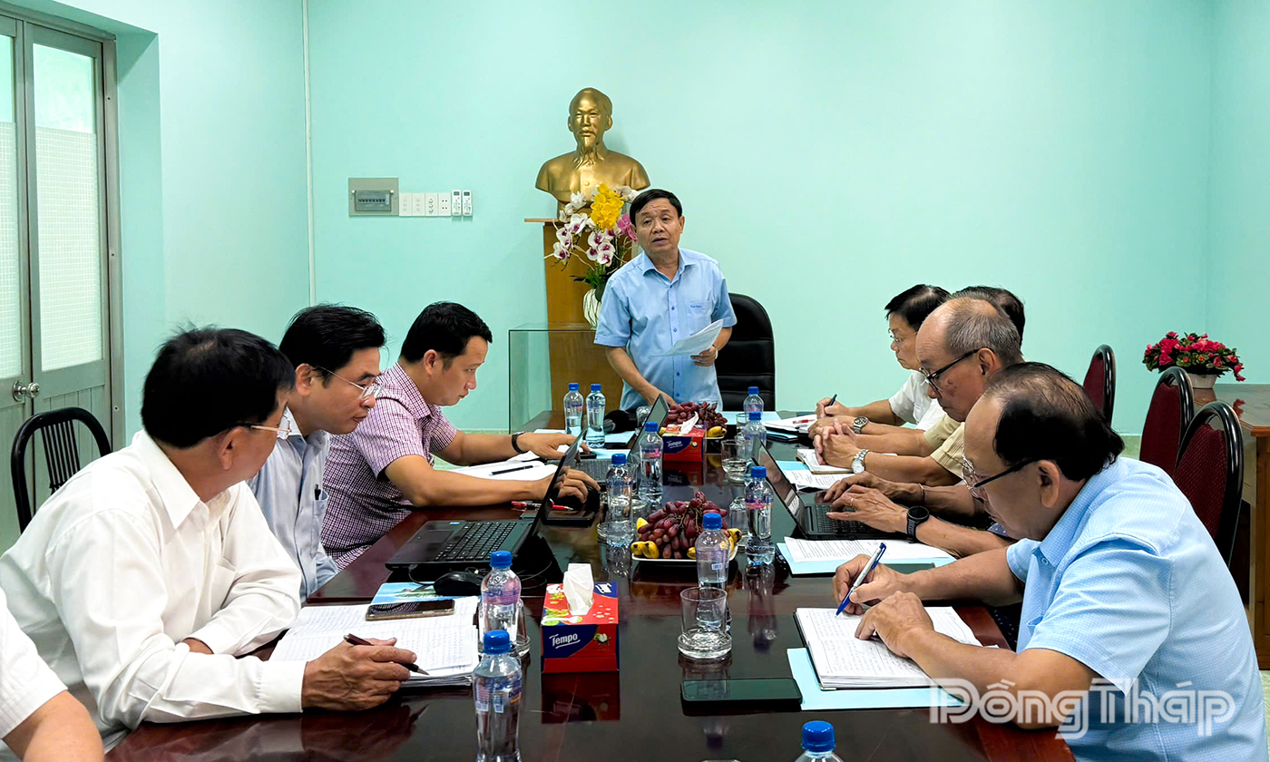 đồng chí Phan Văn Thắng, Phó Bí thư Tỉnh ủy, Chủ tịch Ủy ban Mặt trận Tổ quốc Việt Nam tỉnh Đồng Tháp phát biểu tại buổi làm việc.