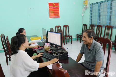 Tiếp tục tổ chức làm việc vào ngày thứ Bảy hằng tuần để tiếp nhận, giải quyết thủ tục hành chính