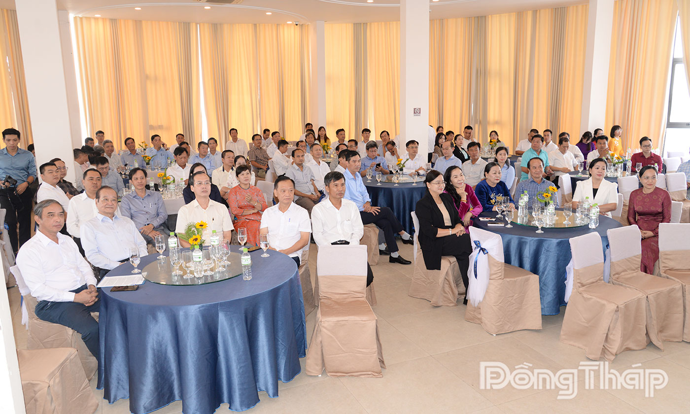 Quang cảnh buổi họp mặt.