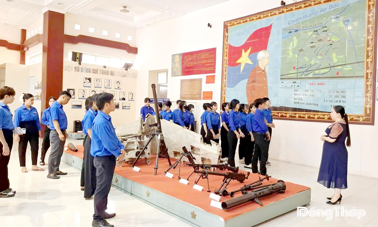 Các cơ sở Đoàn trong tỉnh tổ chức đa dạng hình thức giáo dục truyền thống lịch sử cách mạng cho đoàn viên, thanh niên  qua các chuyến về nguồn tại các địa chỉ đỏ.