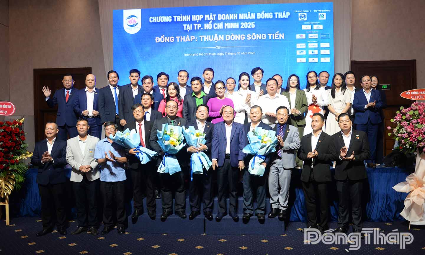 Ban Chấp hành nới CLB Doanh nhân Đồng Tháp tại TP. Hồ Chí Minh ra mắt tại Chương trình.