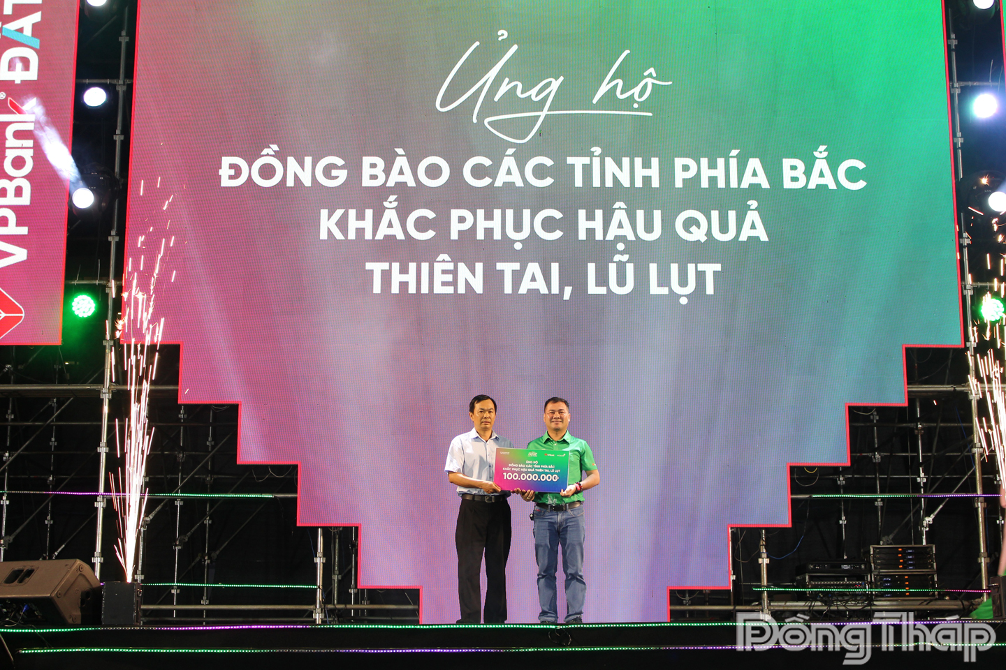 Đơn vị tổ chức Giải Marathon Đất Sen hồng - Đồng Tháp năm 2025 tặng 100 triệu đồng ủng hộ đồng bào các tỉnh phía Bắc khắc phục hậu quả thiên tai, lũ lụt.