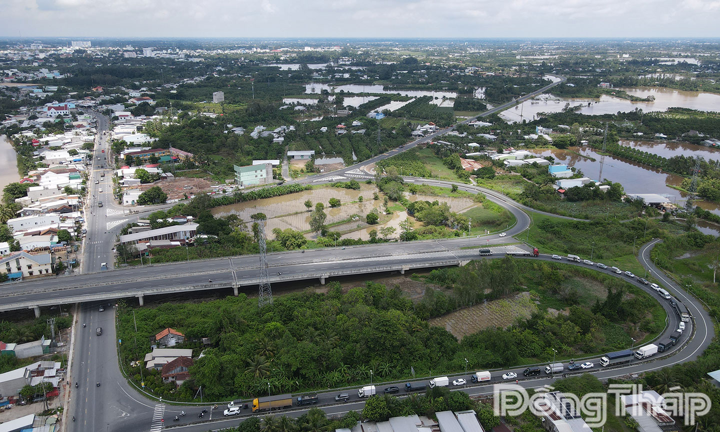 Việc hoàn thiện dự án tuyến tránh Cao Lãnh góp phần kết nối thông thương giữa các địa phương trong và ngoài tỉnh.