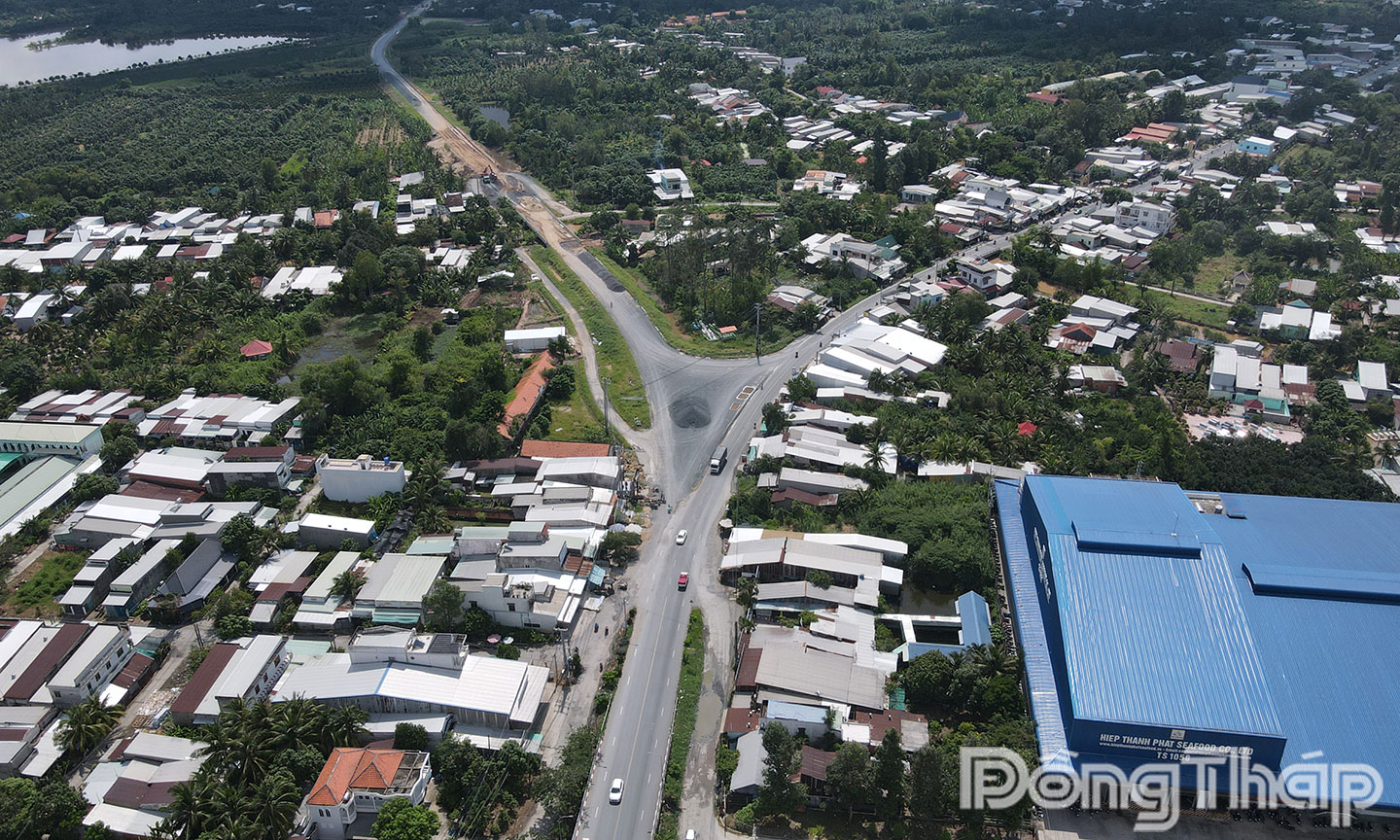 Điểm đầu tuyến tránh Cao Lãnh tại nút giao An Bình kết nối cao tốc Lộ Tẻ - Cao Lãnh, đồng thời sẽ hòa vào cao tốc Cao Lãnh - An Hữu và Cao Lãnh - Mỹ An.