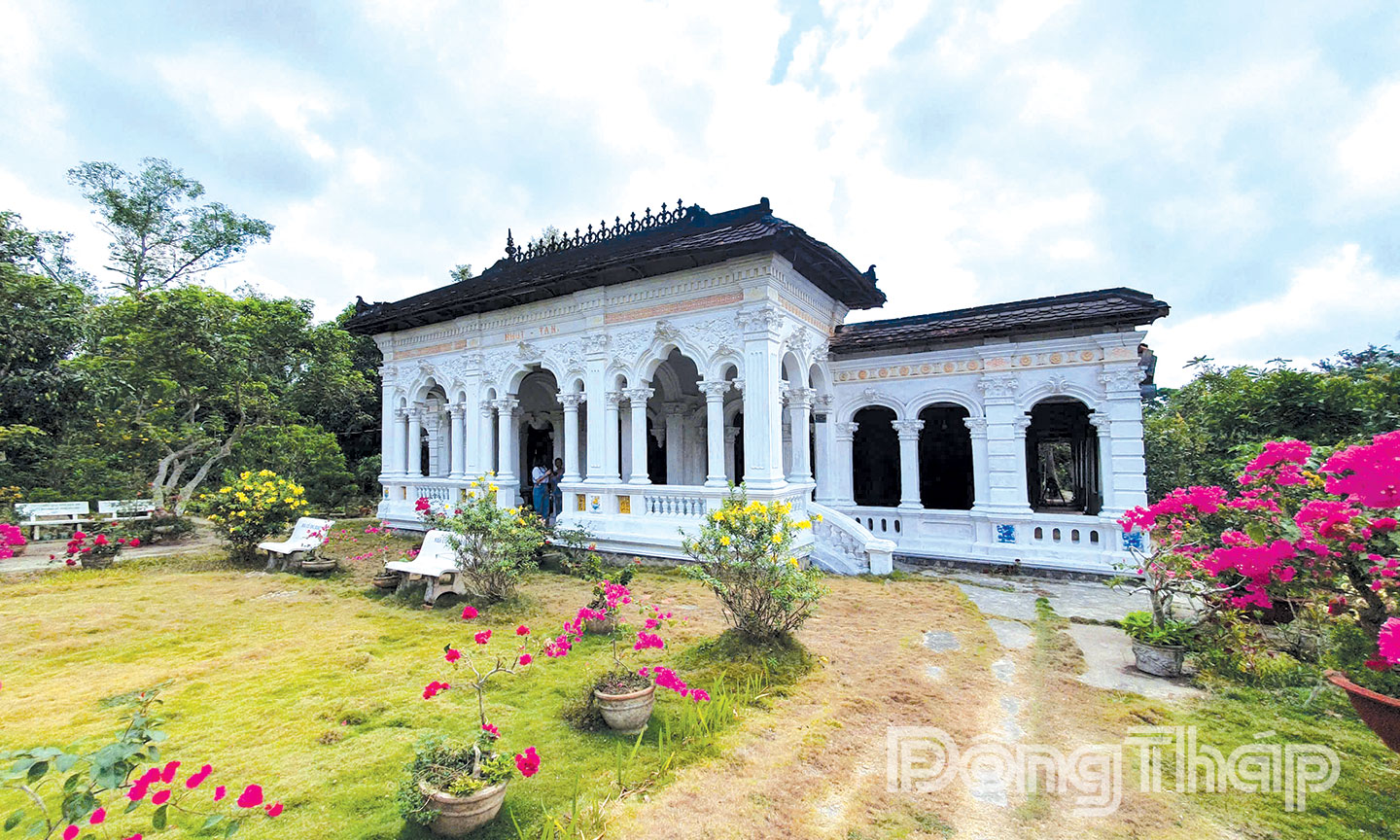 Kiến trúc độc đáo của ngôi nhà cổ Ông Xoát hơn 200 năm tuổi.