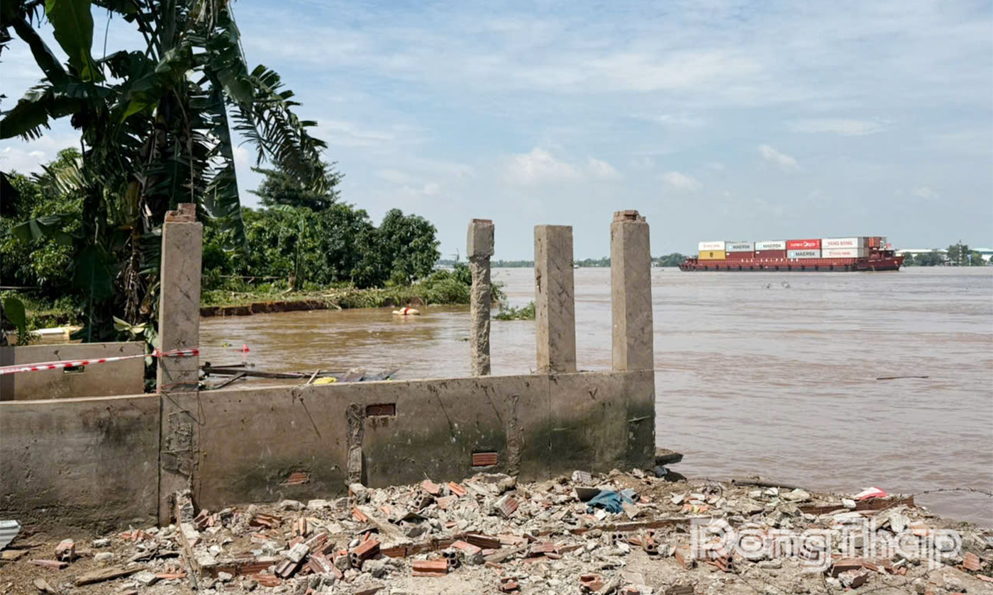 Hiện trường vụ sạt lở.