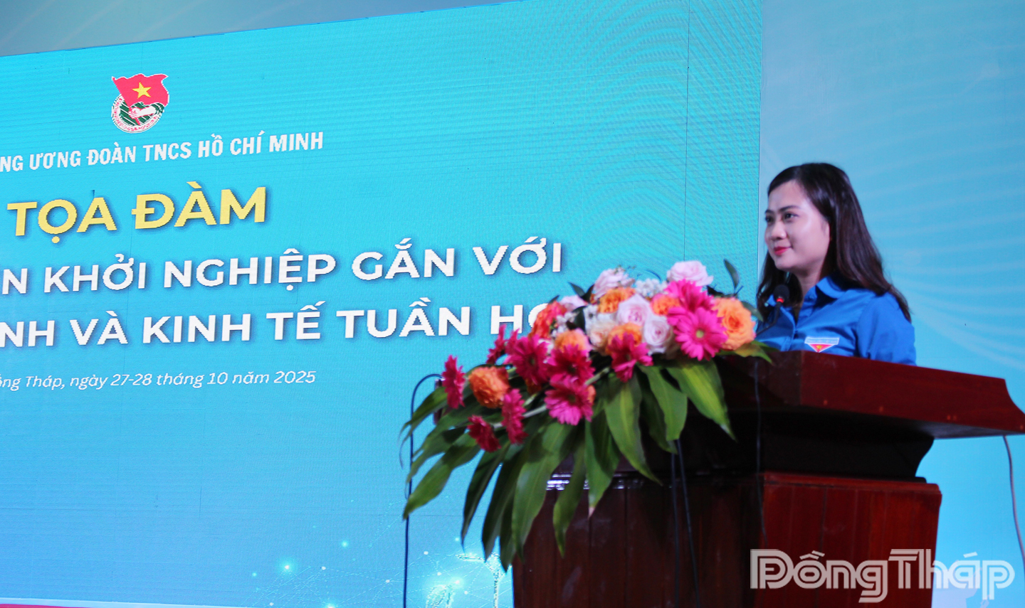 Chị Nguyễn Lưu Trà My, Ủy viên Ban Chấp hành Trung ương Đoàn, Phó trưởng ban Công tác thanh thiếu nhi, Phó Chủ tịch Hội Doanh nhân trẻ Việt Nam phát biểu khai mạc Chương trình tọa đàm.