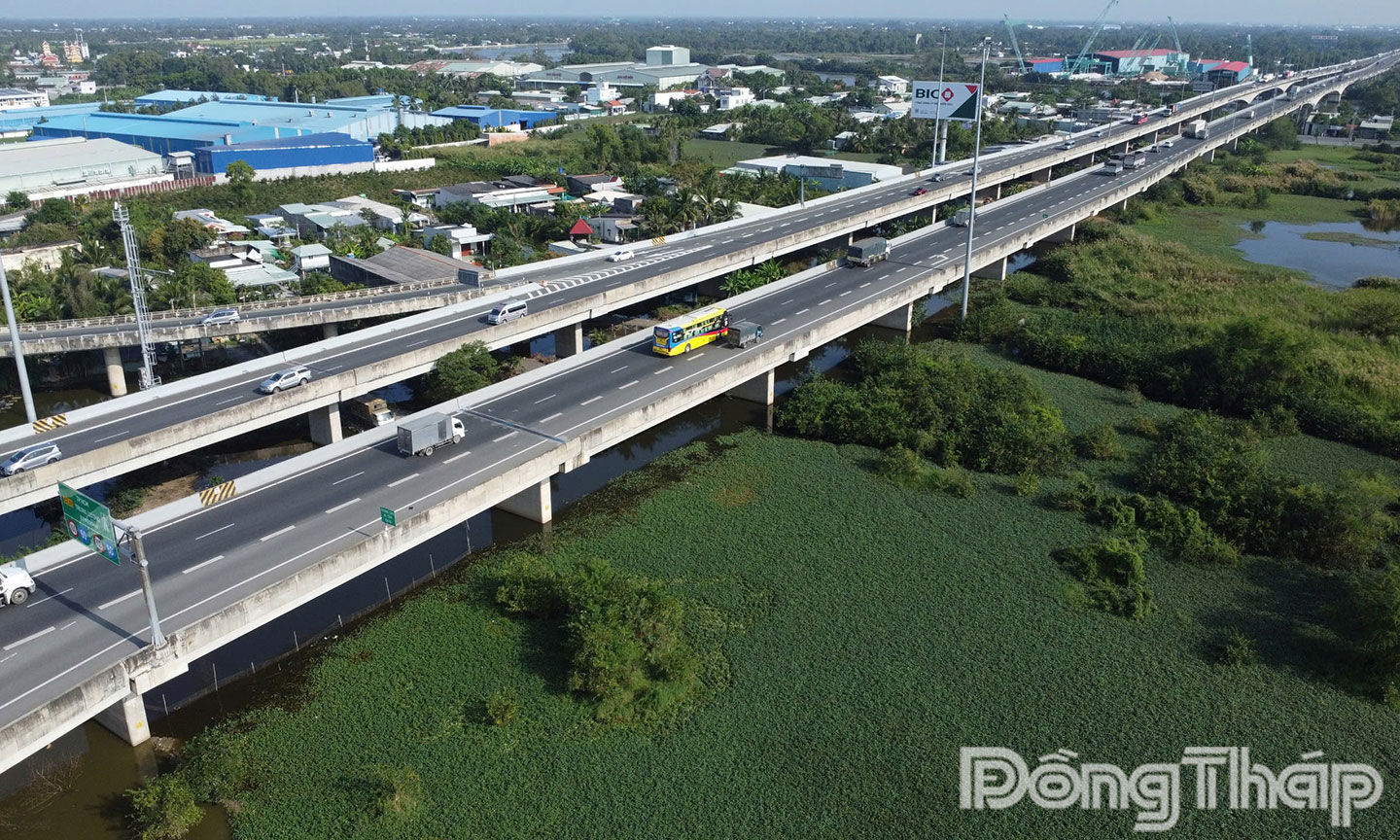 Cao tốc phân làn phương tiện thí điểm từ 27-10.