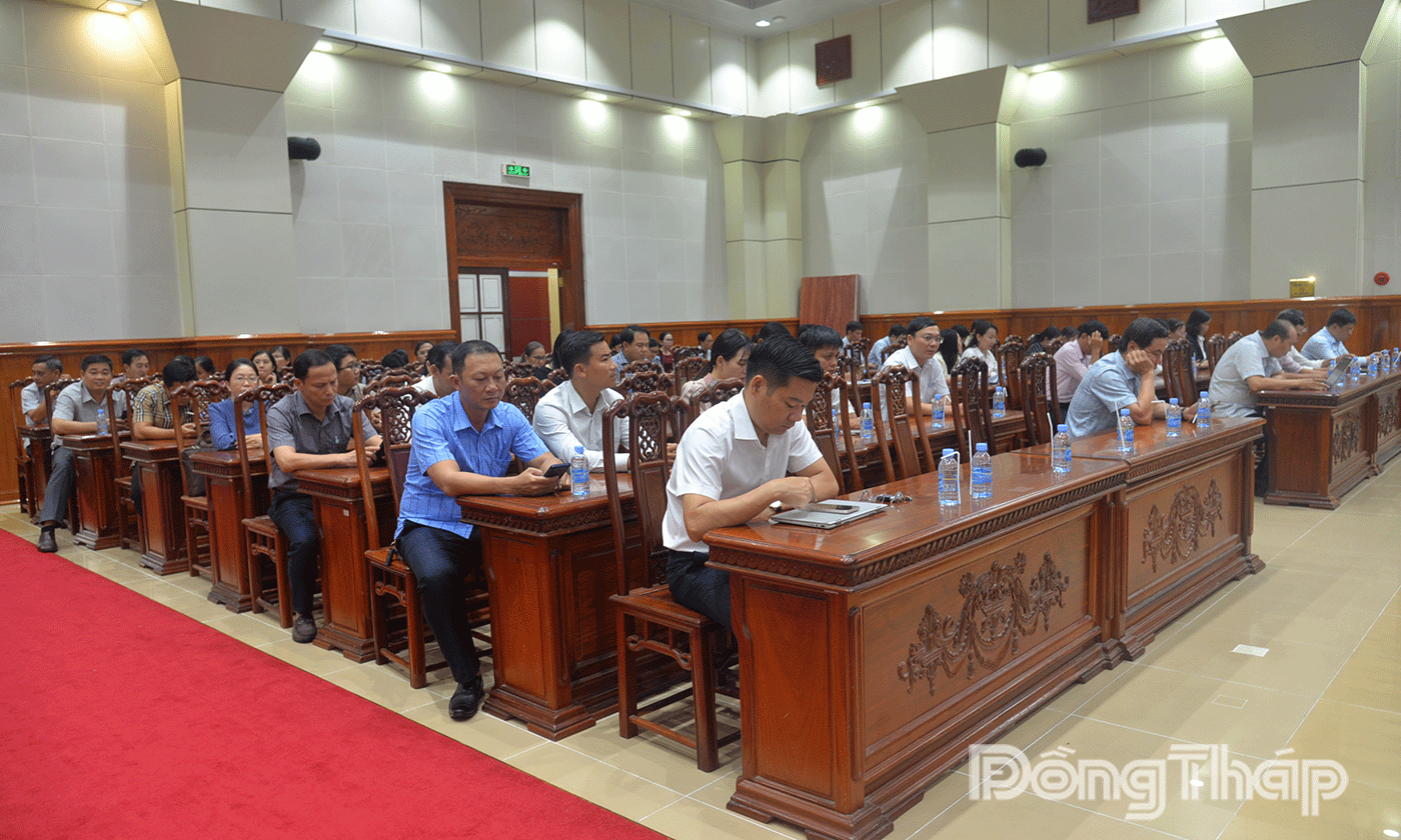 Đại biểu dự hội nghị tại Hội trường Ấp Bắc, Trung t&acirc;m hội nghị tỉnh.