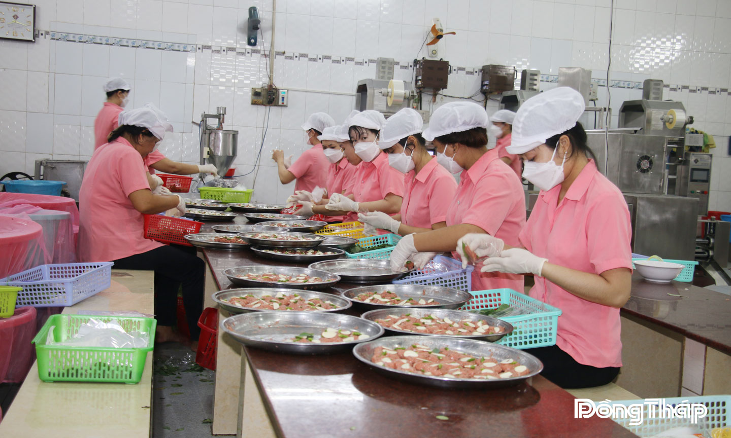 Các địa phương trên địa bàn tỉnh Đồng Tháp luôn quan tâm đến việc hỗ trợ  việc làm khu vực nông thôn.                                                                     Ảnh: NAM PHONG