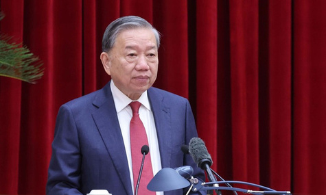 Party leader calls for consensus on development vision at 13th Party Central Committee's 14th plenum