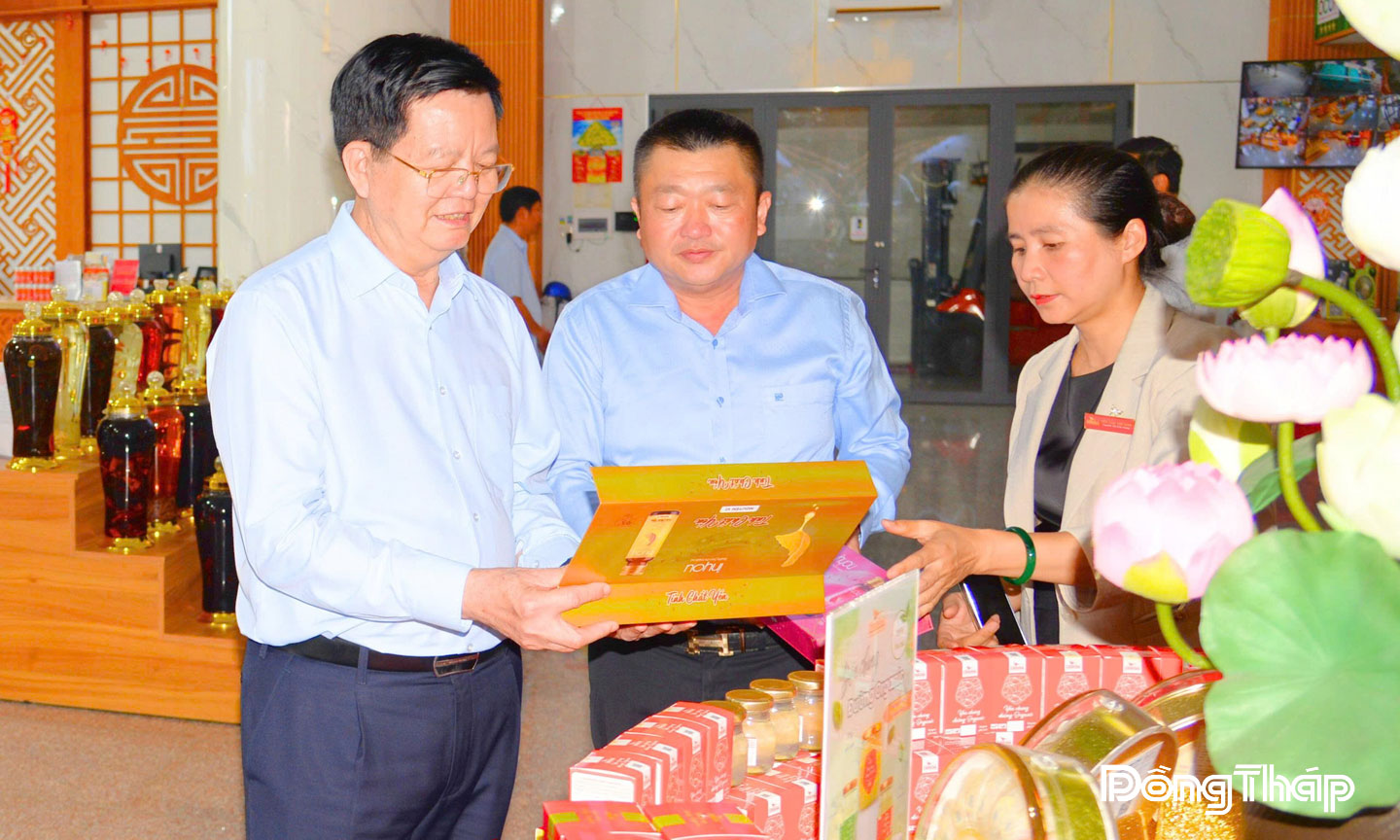 Công ty TNHH TM DV Trí Sơn vinh dự đón tiếp Phó Thủ tướng Chính phủ Mai Văn Chính  đến tham quan và làm việc tại công ty.