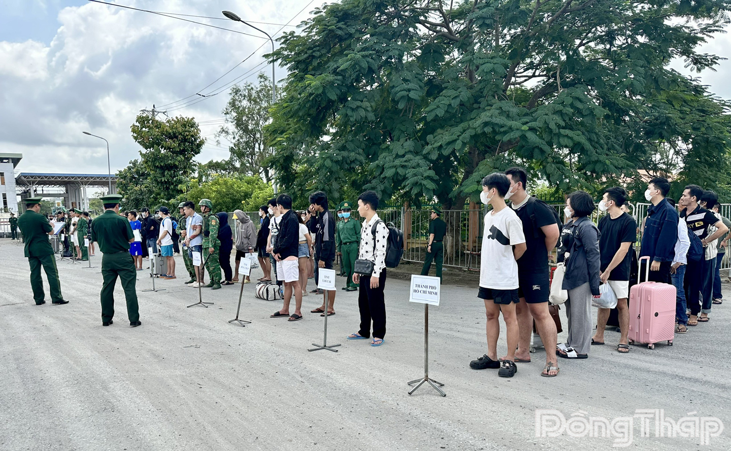 Số công dân Việt Nam tại Cửa khẩu quốc tế Dinh Bà (xã Tân Hộ Cơ, tỉnh Đồng Tháp).