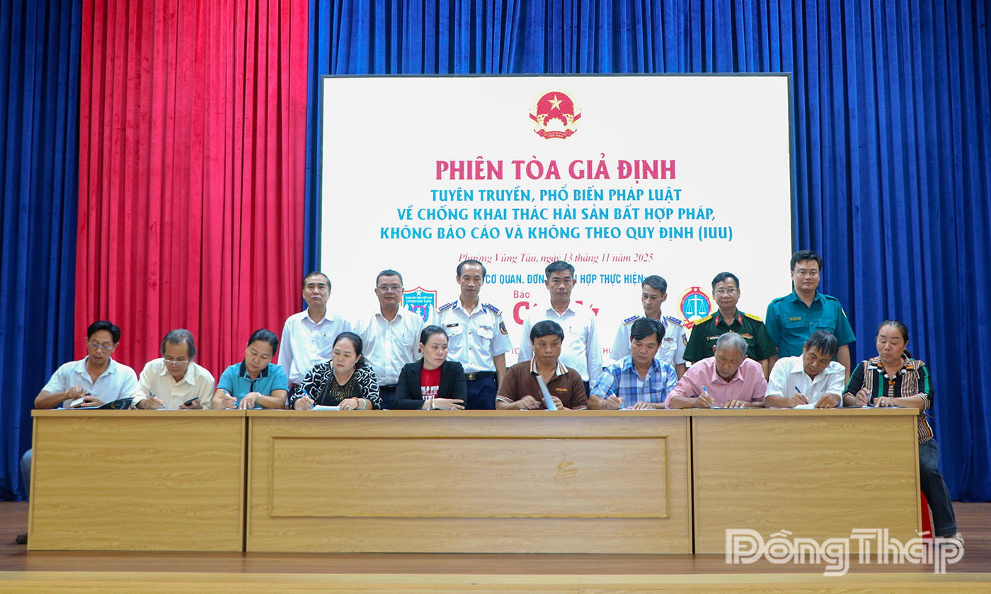 Ngư dân phường Vũng Tàu ký cam kết không vi phạm IUU.