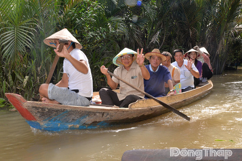 Bài 3: Khai thác ngành công nghiệp "không khói"