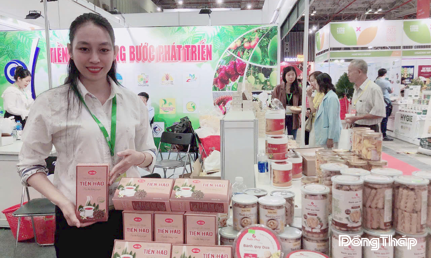 Sản phẩm của Công ty TNHH MTV Tiến Hảo tham gia trưng bày tại hội chợ.
