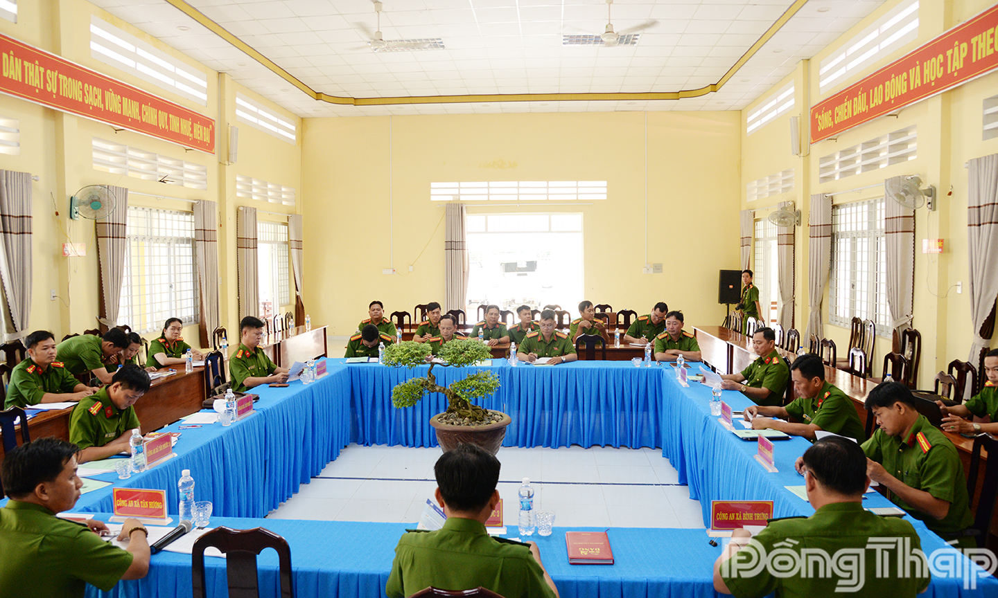 Quang cảnh hội nghị.