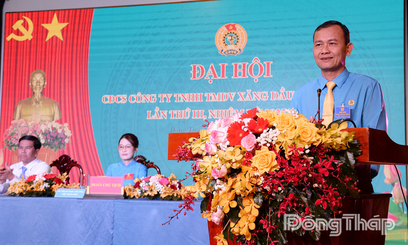 Đồng chí Hoàng Khắc Tinh phát biểu chỉ đạo đại hội.