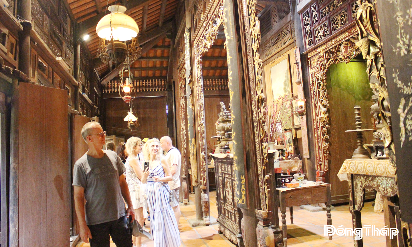 Thời gian qua, tỉnh Đồng Tháp tập trung cải thiện mạnh mẽ môi trường  đầu tư, kinh doanh theo hướng minh bạch, thông thoáng, thân thiện.  Ảnh: NAM PHONG