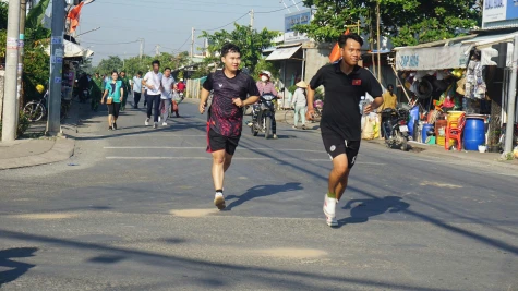 Tân Điền: Tổ chức Lễ phát động tham gia hưởng ứng chương trình chạy bộ “Uprace 2025 - Every step mattters”