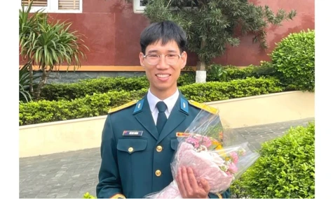 Trung úy 24 tuổi lập “hat-trick” giải vàng Olympic Cơ học, tốt nghiệp thủ khoa