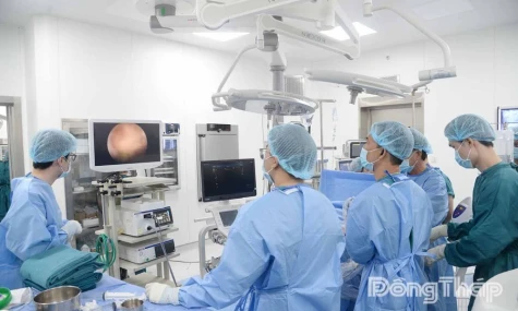 Giữ chân bác sĩ ở lại khu vực công