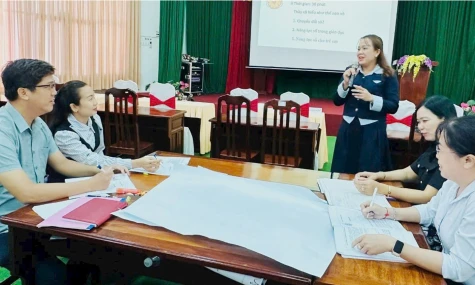 Thực hiện nhiều giải pháp nâng cao chất lượng 
đội ngũ giáo viên