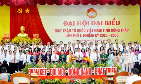 Củng cố khối đại đoàn kết - Tạo nền tảng 
bứt phá trong kỷ nguyên phát triển mới