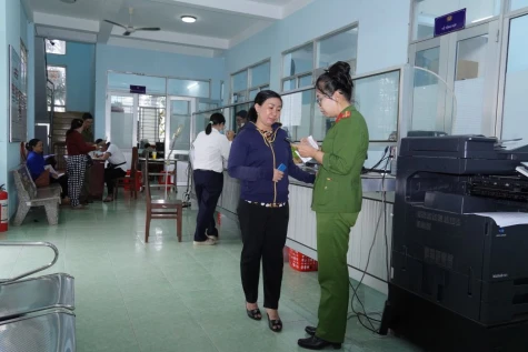 Công an cấp xã: Đẩy mạnh chuyển đổi số, phục vụ tốt nhu cầu Nhân dân