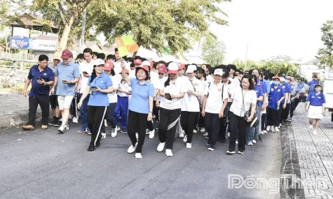 Đồng chí Trương Mỹ Hoa dự Lễ phát động Chương trình chạy bộ UpRace 2025