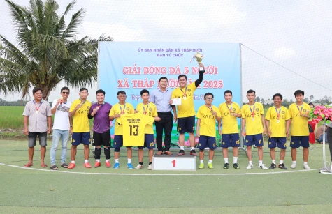 Sôi nổi giải bóng đá 5 người dành cho đảng viên