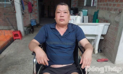 Anh Khuấn rất cần một chiếc xe lắc để mưu sinh