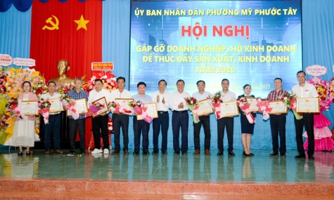 Vùng đất nghĩa tình vươn mình phát triển