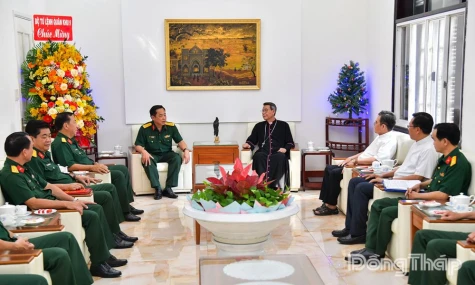 Quân khu 9: Thăm, chúc mừng các cơ sở thờ tự tôn giáo tại Đồng Tháp nhân dịp Giáng sinh 2025