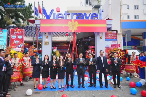 Vietravel ra mắt nhận diện thương hiệu mới, đánh dấu 30 năm phát triển - vươn mình cùng đất nước