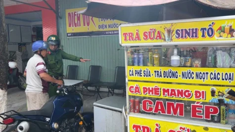 Ra quân lập lại trật tự đô thị chuẩn bị Festival Hoa - Kiểng Sa Đéc lần thứ II