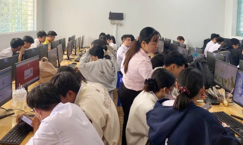 Phường An Bình: Hướng dẫn học sinh nộp hồ sơ trực tuyến trên Cổng dịch vụ công quốc gia