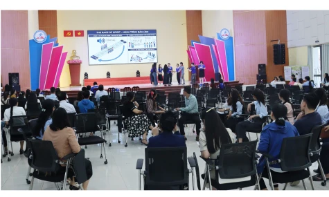 Sinh hoạt Câu lạc bộ Tiếng Anh cho công chức, viên chức, người lao động